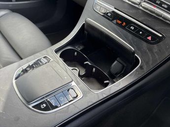MERCEDES-BENZ GLC Glc 220D 4Matic Amg Line Premium 5Dr 9G-Tronic