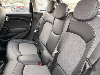 MINI HATCHBACK 1.5 Cooper 5Dr Auto