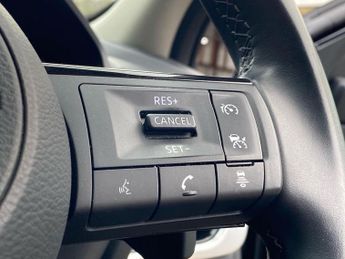 NISSAN QASHQAI 1.3 Dig-T Mhev N-Connecta Suv 5Dr Petrol Hybrid Xtron Euro 6 (S/