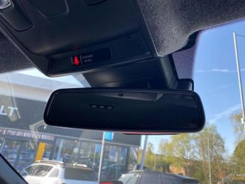 RENAULT CAPTUR 1.6 E-Tech Rive Gauche Se Suv 5Dr Petrol Hybrid Auto Euro 6 (S/S