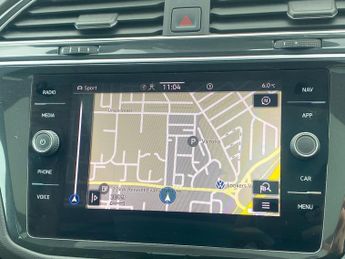 VOLKSWAGEN TIGUAN 1.5 Tsi R-Line Suv 5Dr Petrol Dsg Euro 6 (S/S) (150 Ps)