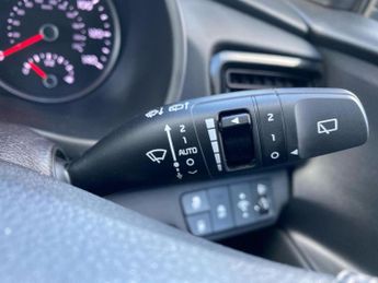 KIA RIO 1.0 T-Gdi Mhev 3 Hatchback 5Dr Petrol Hybrid Dct Euro 6 (S/S) (1
