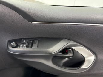 TOYOTA YARIS 1.5 Vvt-H Icon Hatchback 5Dr Petrol Hybrid E-Cvt Euro 6 (S/S) (1
