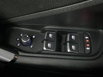 AUDI Q2 1.5 Tfsi Cod 35 S Line Suv 5Dr Petrol S Tronic Euro 6 (S/S) (150