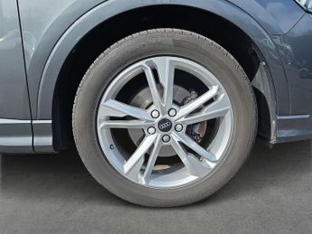 AUDI Q3 1.5 Tfsi Cod 35 S Line Suv 5Dr Petrol S Tronic Euro 6 (S/S) (150