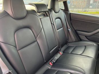 TESLA MODEL 3 (Dual Motor) Long Range Saloon 4Dr Electric Auto 4Wde (346 Ps)