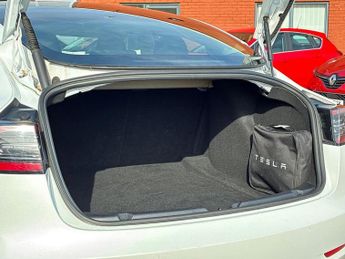 TESLA MODEL 3 (Dual Motor) Long Range Saloon 4Dr Electric Auto 4Wde (346 Ps)