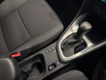 TOYOTA YARIS 1.5 Vvt-H Design Hatchback 5Dr Petrol Hybrid E-Cvt Euro 6 (S/S) 
