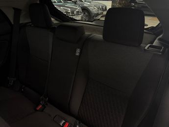 TOYOTA YARIS 1.5 Vvt-H Design Hatchback 5Dr Petrol Hybrid E-Cvt Euro 6 (S/S) 