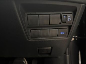 TOYOTA YARIS 1.5 Vvt-H Design Hatchback 5Dr Petrol Hybrid E-Cvt Euro 6 (S/S) 