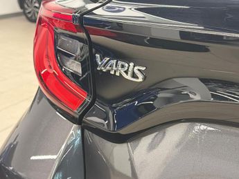 TOYOTA YARIS 1.5 Vvt-H Design Hatchback 5Dr Petrol Hybrid E-Cvt Euro 6 (S/S) 