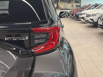 TOYOTA YARIS 1.5 Vvt-H Design Hatchback 5Dr Petrol Hybrid E-Cvt Euro 6 (S/S) 