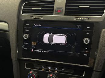 VOLKSWAGEN GOLF 1.4 Tsi Se Nav Hatchback 5Dr Petrol Dsg Euro 6 (S/S) (125 Ps)