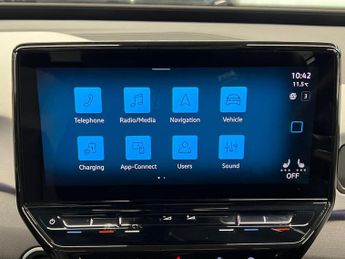 VOLKSWAGEN ID.3 Pro Performance 58Kwh Family Hatchback 5Dr Electric Auto (204 Ps