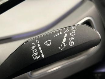 VOLKSWAGEN ID.3 Pro Performance 58Kwh Family Hatchback 5Dr Electric Auto (204 Ps