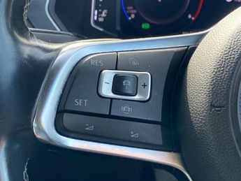 VOLKSWAGEN TIGUAN 2.0 Tdi R-Line Tech Suv 5Dr Diesel Dsg Euro 6 (S/S) (150 Ps)