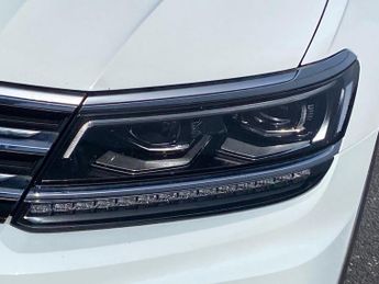 VOLKSWAGEN TIGUAN 2.0 Tdi R-Line Tech Suv 5Dr Diesel Dsg Euro 6 (S/S) (150 Ps)