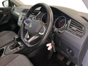VOLKSWAGEN TIGUAN 1.5 Tsi Life Suv 5Dr Petrol Dsg Euro 6 (S/S) (150 Ps)