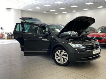 VOLKSWAGEN TIGUAN 1.5 Tsi Life Suv 5Dr Petrol Dsg Euro 6 (S/S) (150 Ps)