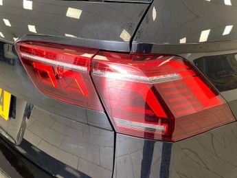 VOLKSWAGEN TIGUAN 1.5 Tsi Elegance Suv 5Dr Petrol Dsg Euro 6 (S/S) (150 Ps)