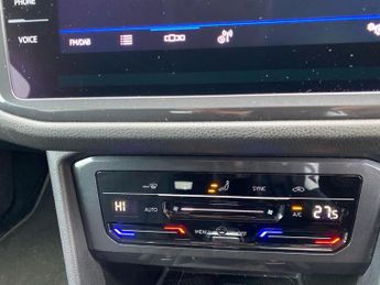 VOLKSWAGEN TIGUAN ALLSPACE 1.5 Tsi Life Suv 5Dr Petrol Dsg Euro 6 (S/S) (150 Ps)