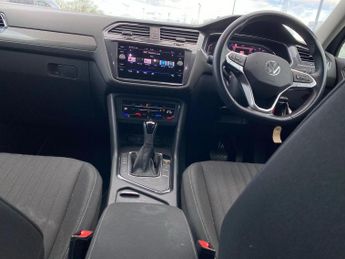 VOLKSWAGEN TIGUAN ALLSPACE 1.5 Tsi Life Suv 5Dr Petrol Dsg Euro 6 (S/S) (150 Ps)