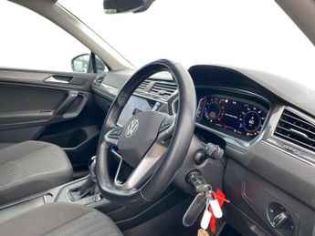VOLKSWAGEN TIGUAN ALLSPACE 1.5 Tsi Life Suv 5Dr Petrol Dsg Euro 6 (S/S) (150 Ps)