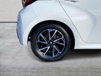 TOYOTA YARIS 1.5 Vvt-H Design Hatchback 5Dr Petrol Hybrid E-Cvt Euro 6 (S/S) 