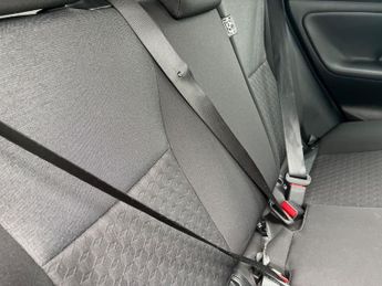 TOYOTA YARIS 1.5 Vvt-H Design Hatchback 5Dr Petrol Hybrid E-Cvt Euro 6 (S/S) 