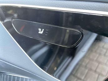 MERCEDES-BENZ GLC Glc 300E 4Matic Urban Edition 5Dr 9G-Tronic