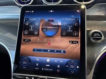 MERCEDES-BENZ GLC Glc 300E 4Matic Amg Line 5Dr 9G-Tronic