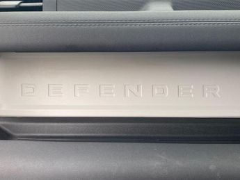 LAND ROVER DEFENDER 3.0 D250 Hard Top Se Auto