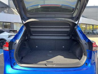 NISSAN QASHQAI 1.3 Dig-T Mh 158 N-Connecta 5Dr Xtronic