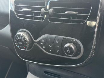 RENAULT ZOE 65Kw Dynamique Nav Q90 40Kwh 5Dr Auto