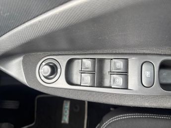 RENAULT ZOE 65Kw Dynamique Nav Q90 40Kwh 5Dr Auto