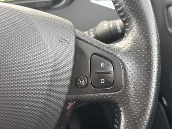 RENAULT ZOE 65Kw Dynamique Nav Q90 40Kwh 5Dr Auto