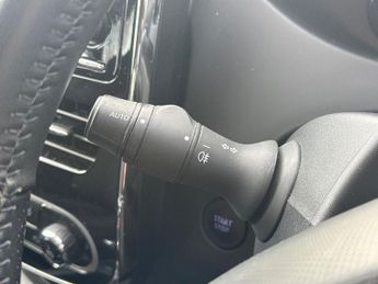 RENAULT ZOE 65Kw Dynamique Nav Q90 40Kwh 5Dr Auto