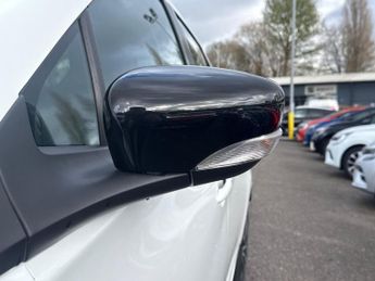 RENAULT ZOE 65Kw Dynamique Nav Q90 40Kwh 5Dr Auto