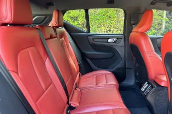 VOLVO XC40 Xc40 2.0 D4 [190] Inscription Pro 5Dr Awd Geartronic Estate  (31