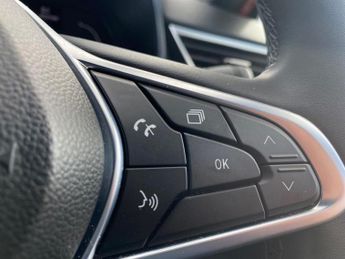 RENAULT CLIO 1.6 E-Tech Techno Hatchback 5Dr Petrol Hybrid Auto Euro 6 (S/S) 