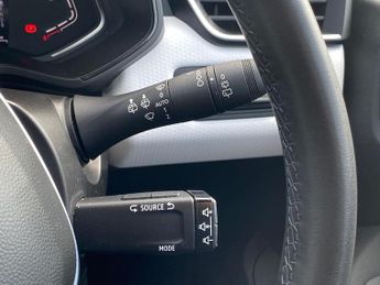 RENAULT CLIO 1.6 E-Tech Techno Hatchback 5Dr Petrol Hybrid Auto Euro 6 (S/S) 