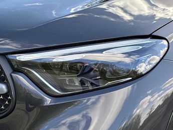 MERCEDES-BENZ GLC Glc 300 4Matic Amg Line Premium Plus 5Dr 9G-Tronic