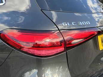 MERCEDES-BENZ GLC Glc 300 4Matic Amg Line Premium Plus 5Dr 9G-Tronic