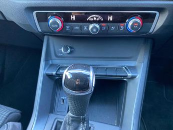 AUDI Q3 40 Tdi Quattro S Line 5Dr S Tronic