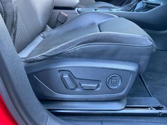 AUDI Q3 40 Tdi Quattro S Line 5Dr S Tronic