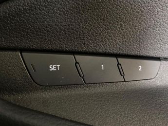 AUDI E-TRON 230Kw 50 Quattro 71Kwh Technik 5Dr Auto C+S 22Kwch