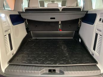 VOLKSWAGEN ID. BUZZ Pro 77Kwh Style Mpv 5Dr Electric Auto (204 Ps)