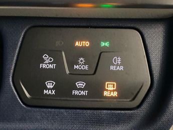 VOLKSWAGEN ID. BUZZ Pro 77Kwh Style Mpv 5Dr Electric Auto (204 Ps)