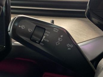VOLKSWAGEN ID. BUZZ Pro 77Kwh Style Mpv 5Dr Electric Auto (204 Ps)