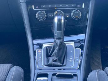 VOLKSWAGEN GOLF 2.0 Tsi R Hatchback 5Dr Petrol Dsg 4Motion Euro 6 (S/S) (310 Ps)